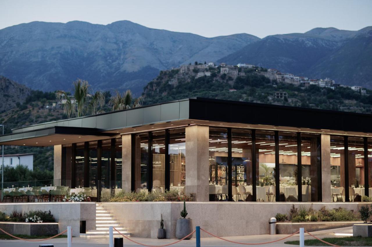 Prado Luxury Himare