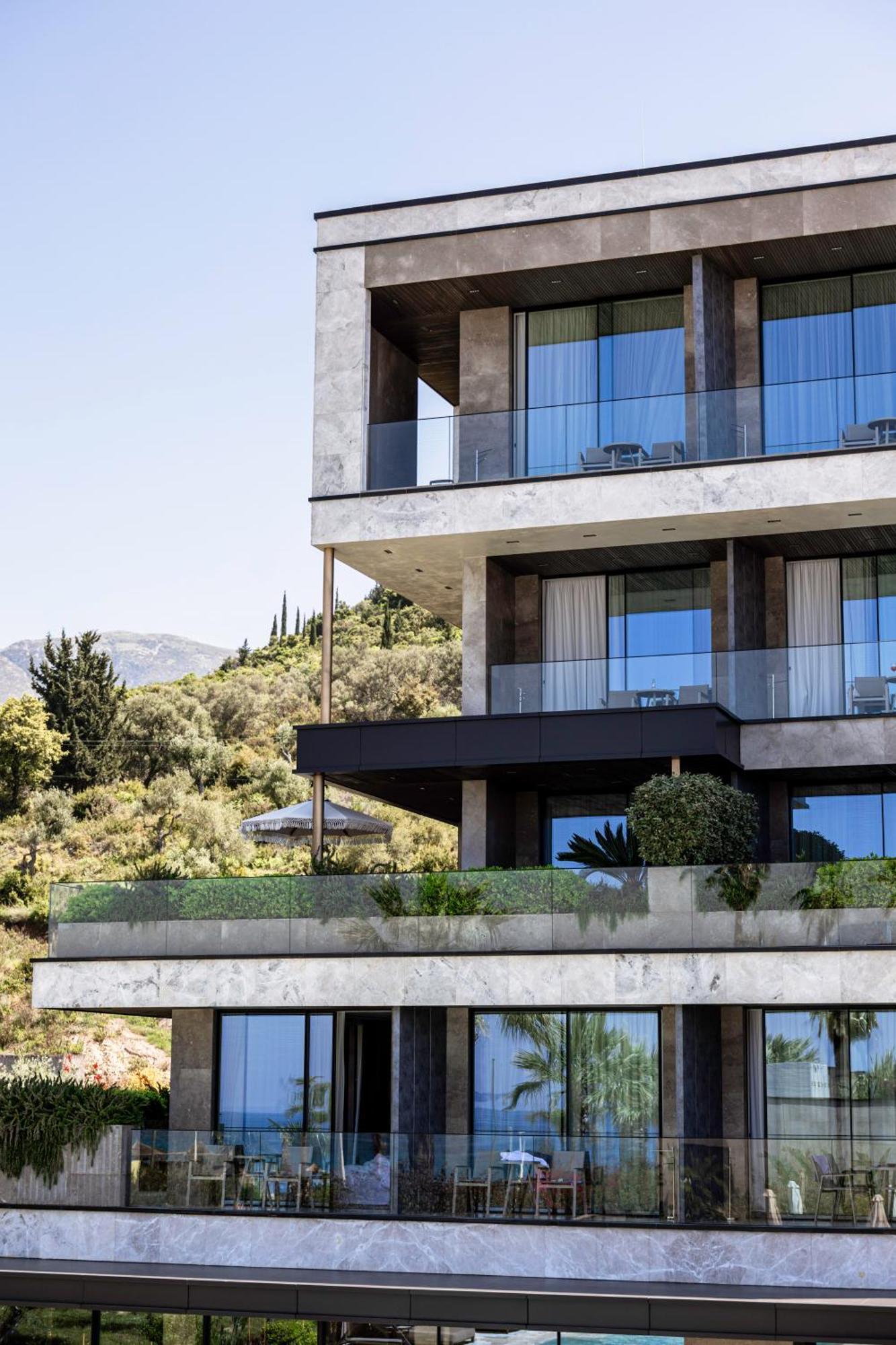 Prado Luxury Hotel 5*